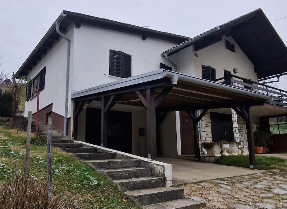 GRADIŠČAK, kuća s okućnicom ukupne površine 1.339 m²
